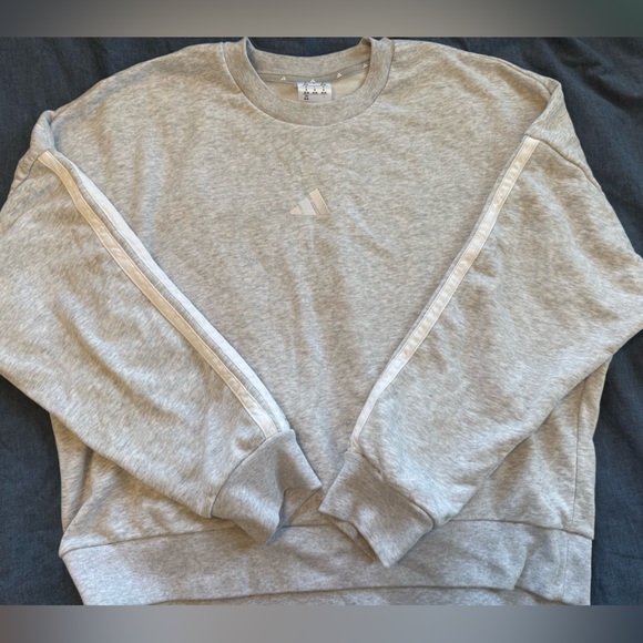 adidas Tops - Adidas Women’s Light Gray Crewneck Sweatshirt
